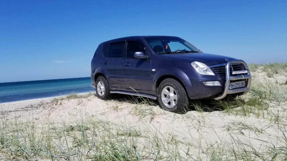 SsangYong Rexton дуже сірий