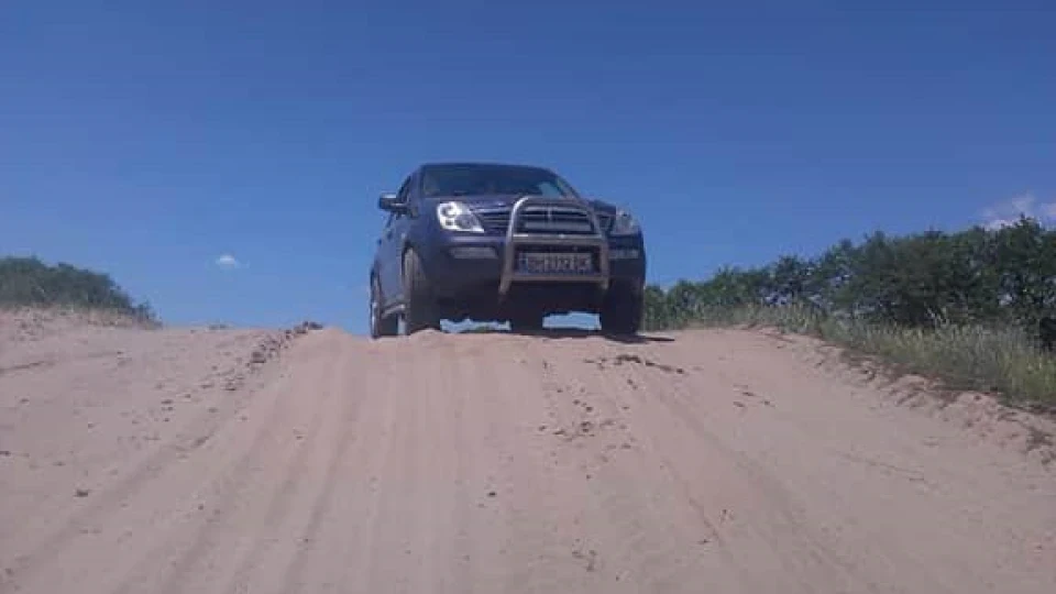SsangYong Rexton дуже сірий 2