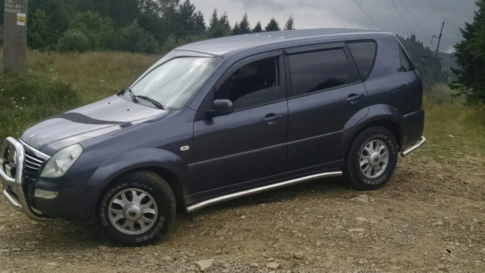 SsangYong Rexton дуже сірий 5