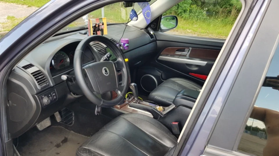 SsangYong Rexton Сарай 4