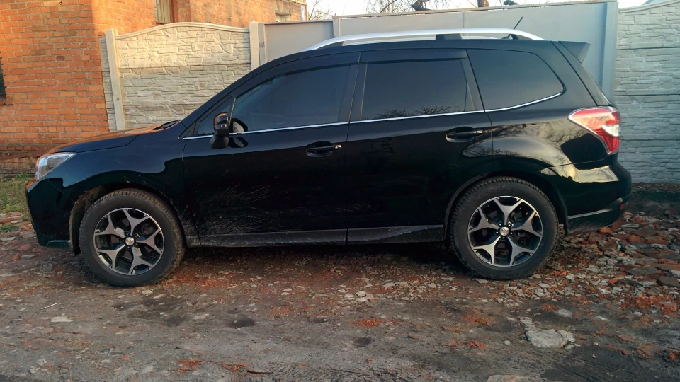 Subaru Forester 2.0 XT 4