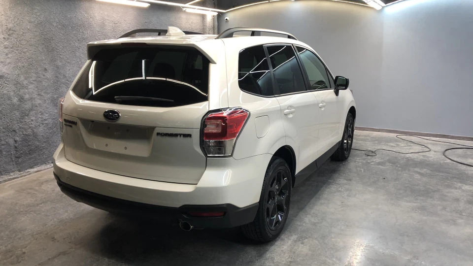 Subaru Forester Білий бобік 2