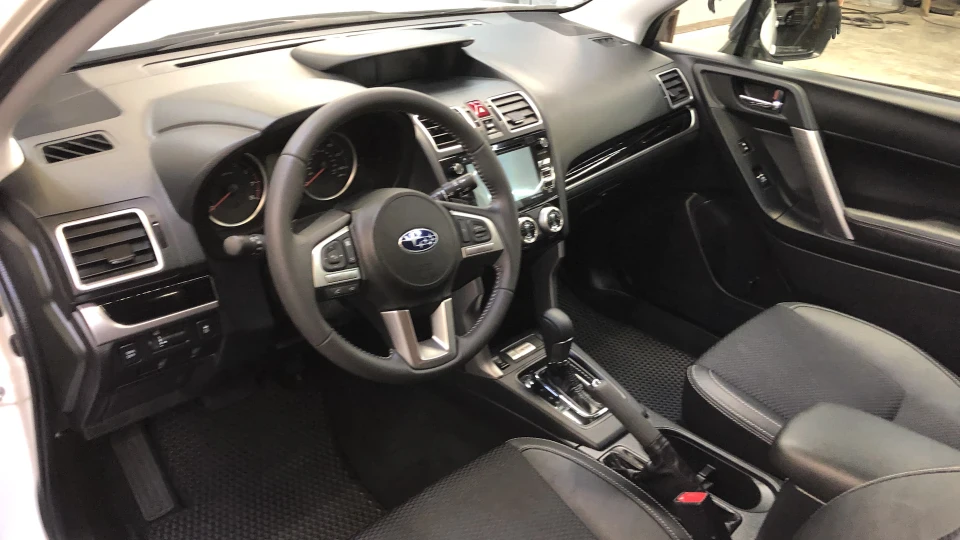 Subaru Forester Білий бобік 3