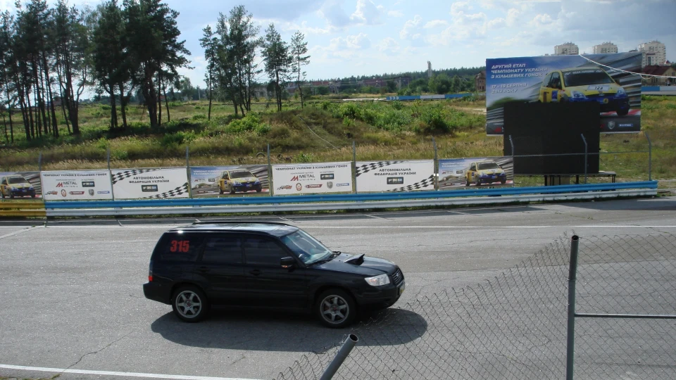 Subaru Forester майже STI 5