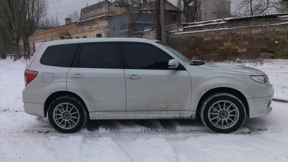 Subaru Forester S-Edition "White Shark" 3