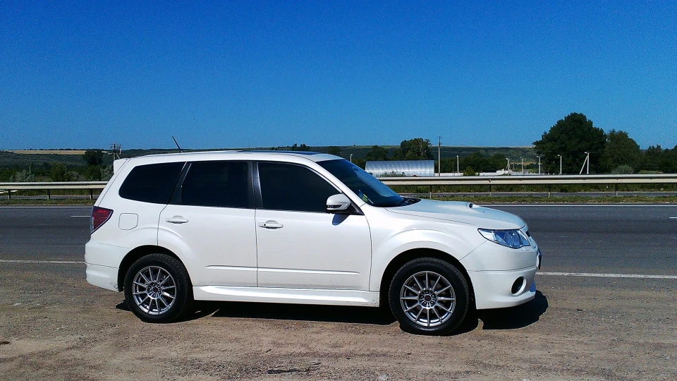 Subaru Forester S-Edition "White Shark" 4