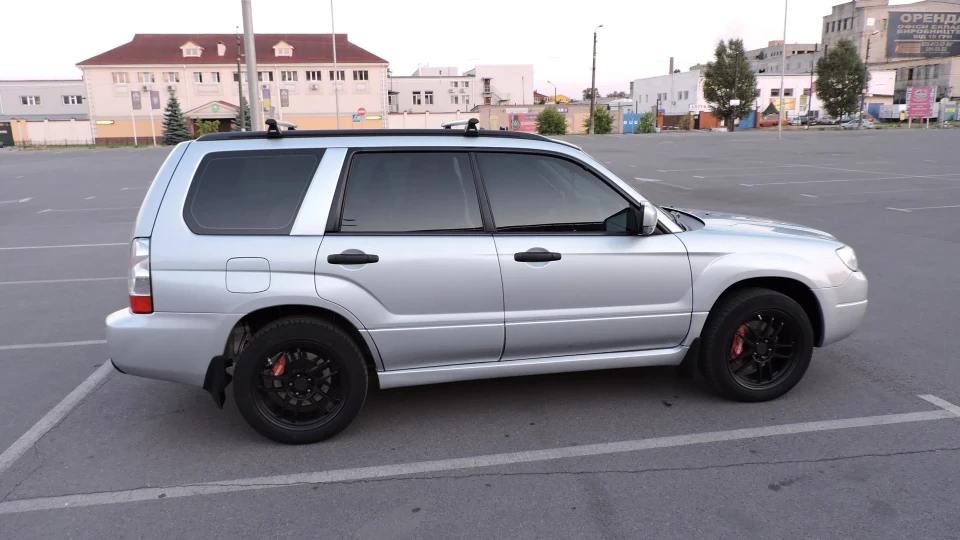 Subaru Forester сріблястий Атмосферник 2