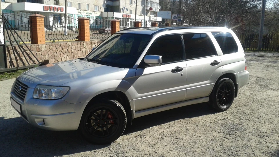 Subaru Forester сріблястий Атмосферник 3