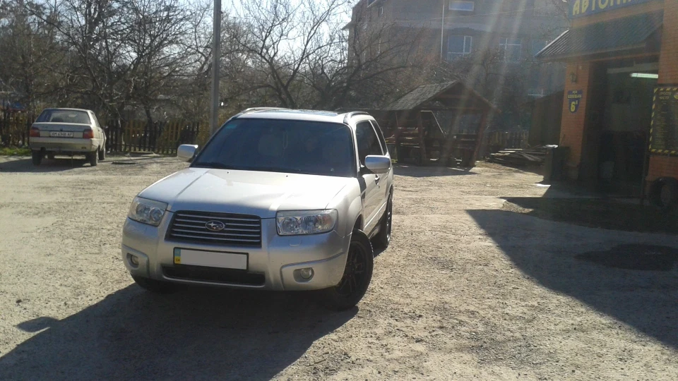 Subaru Forester сріблястий Атмосферник 4