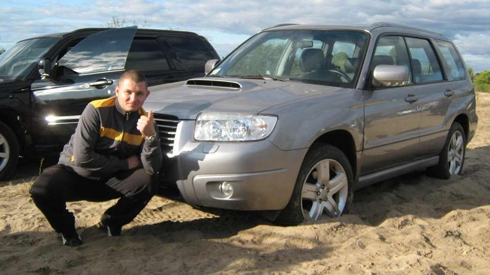 Subaru Forester сірий 2,5 турбо, ручка 3