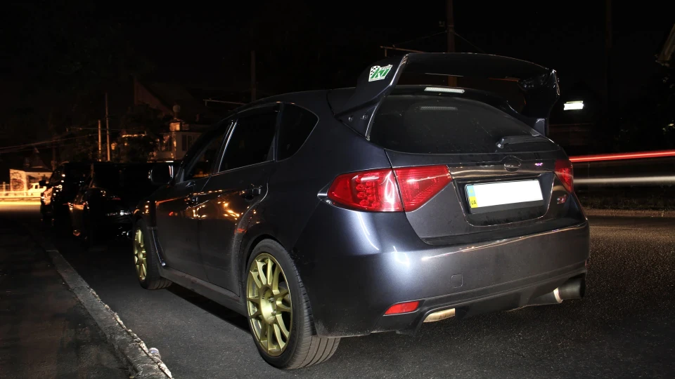Subaru Impreza WRX STI 2.5 турбо равлик