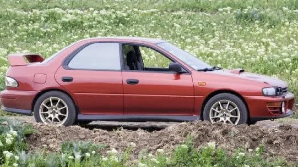 Subaru Impreza WRX 2.0 turbo =) 3