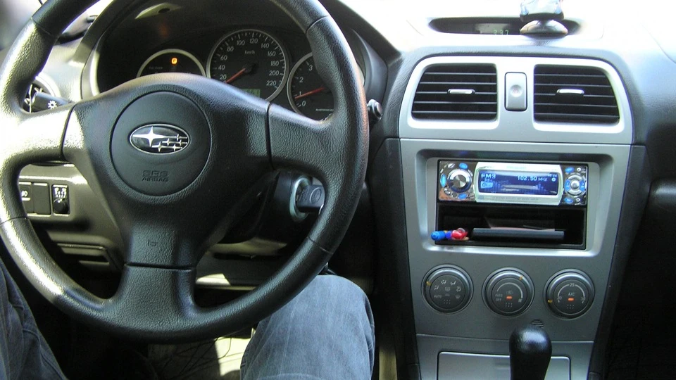 Subaru Impreza 1.6 TS 3