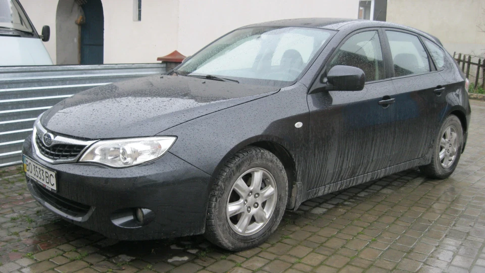 Subaru Impreza мокрий асфальт 2