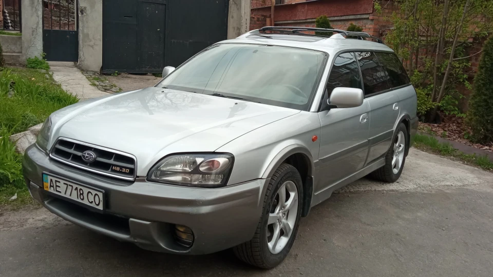 Subaru Legacy Outback H6. 3.0