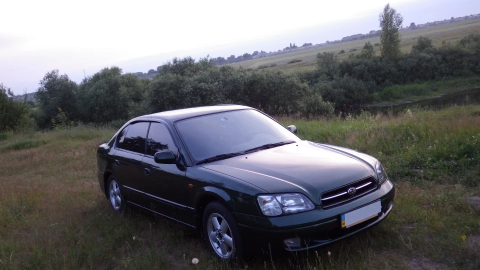 Subaru Legacy 2.0 бензин,металик,седан