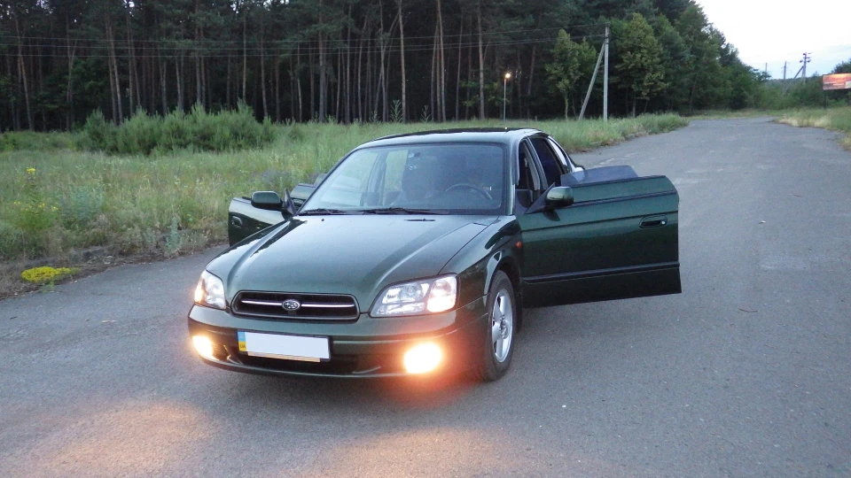 Subaru Legacy 2.0 бензин,металик,седан 2