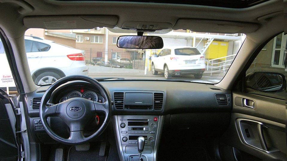 Subaru Legacy 2.0 типтронік 2