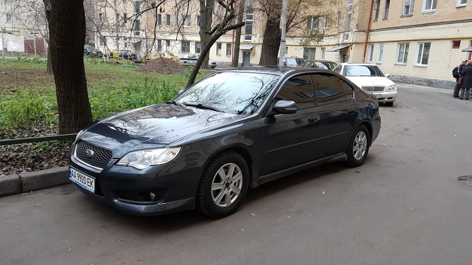 Subaru Legacy 2.0R SS 2