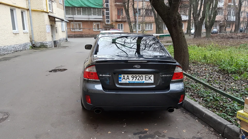 Subaru Legacy 2.0R SS 4