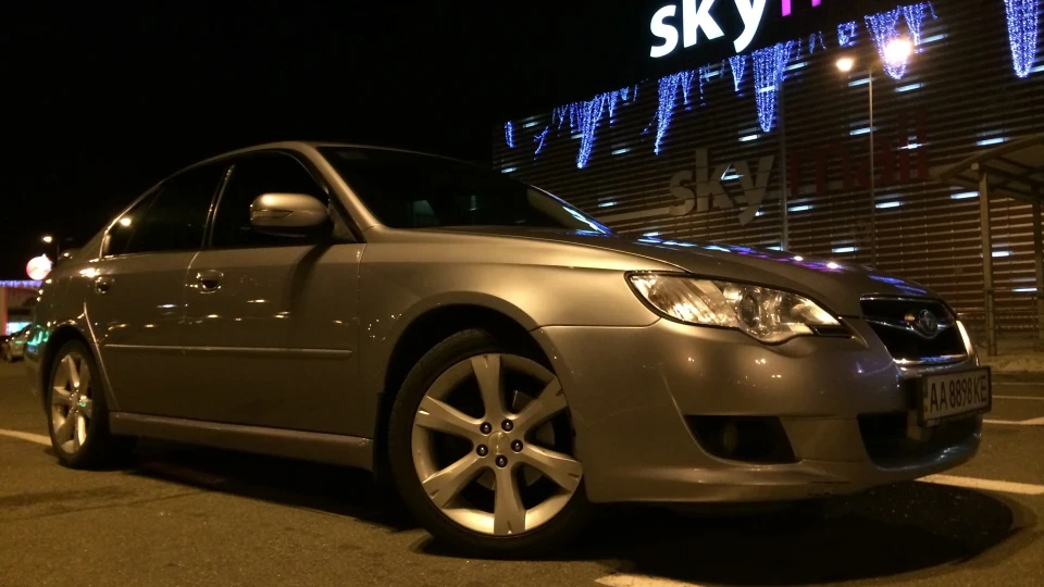 Subaru Legacy 2.5 MT 4