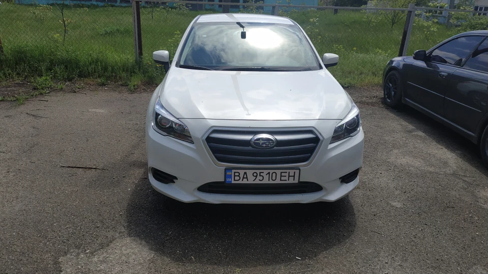 Subaru Legacy 2.5 Premium USA 2