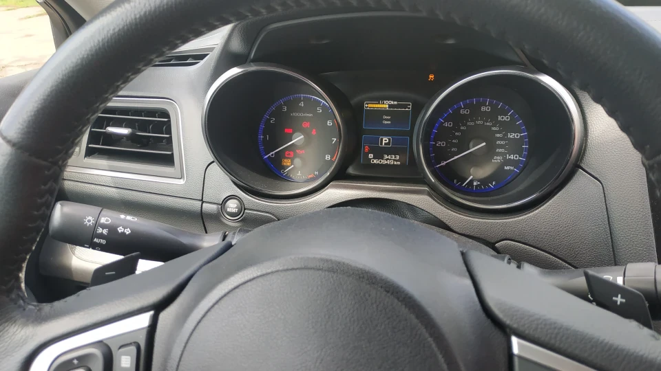 Subaru Legacy 2.5 Premium USA 4