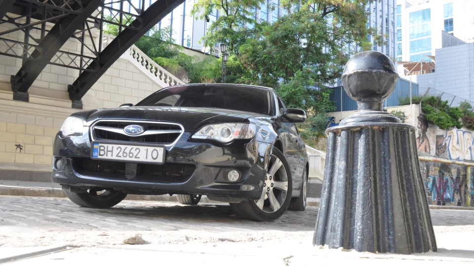 Subaru Legacy 2.5 в руки 4