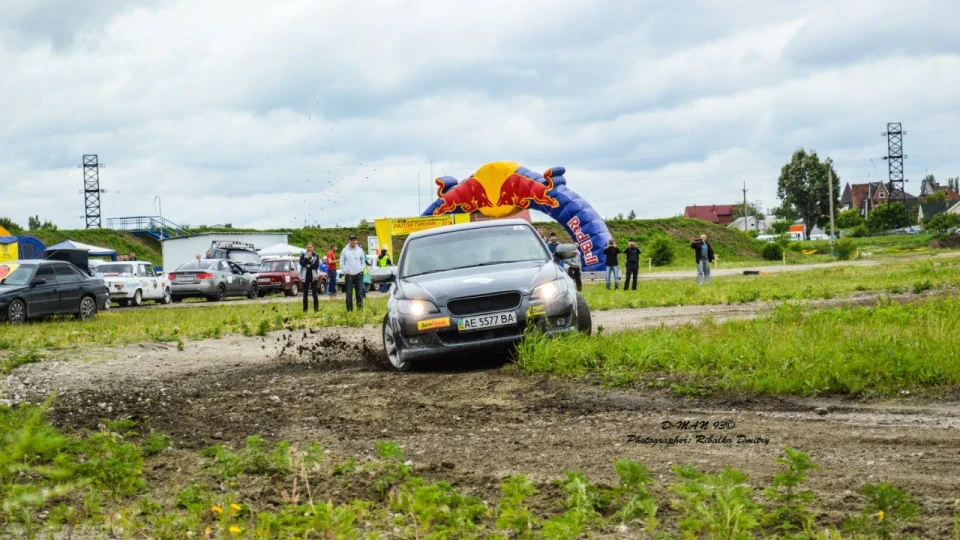 Subaru Legacy 3.0 на палиці )