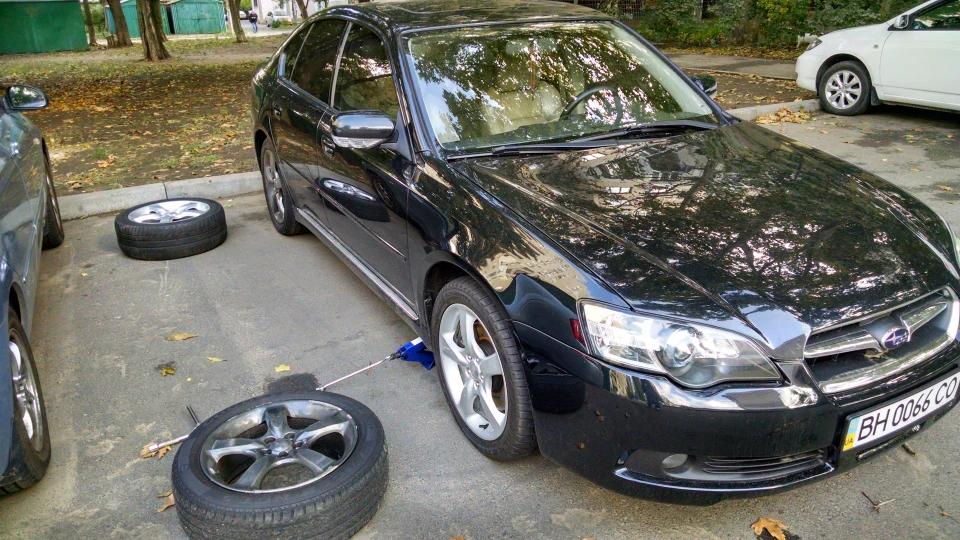 Subaru Legacy 3.0R 4WD AKPP 2
