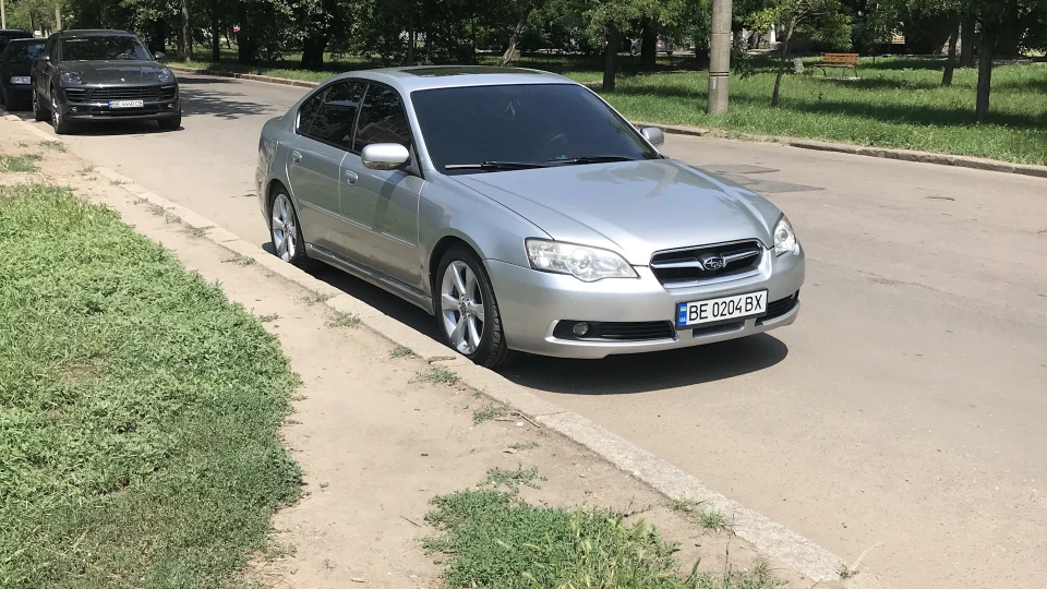 Subaru Legacy 3.0R 5AT 4