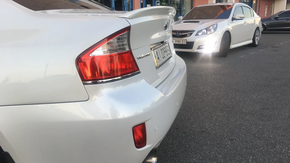 Subaru Legacy Біла ЛИСИЧКА