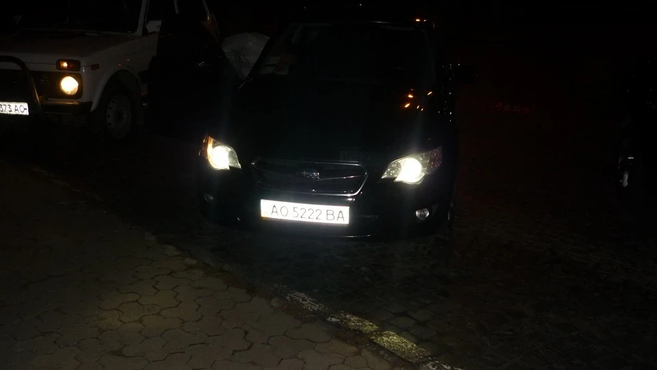 Subaru Legacy чорний металік 2.0 3