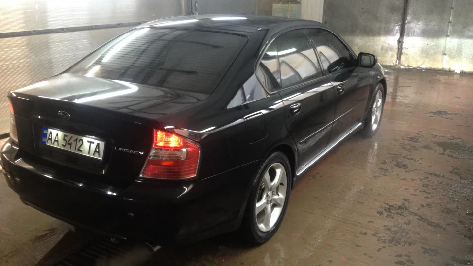 Subaru Legacy EZ30 3