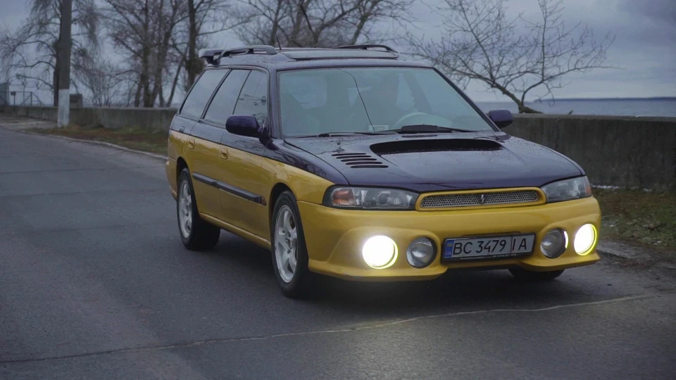 Subaru Legacy Impreza GC inside 2
