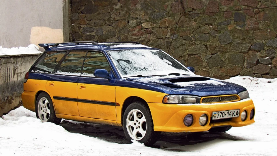 Subaru Legacy Impreza GC inside 4