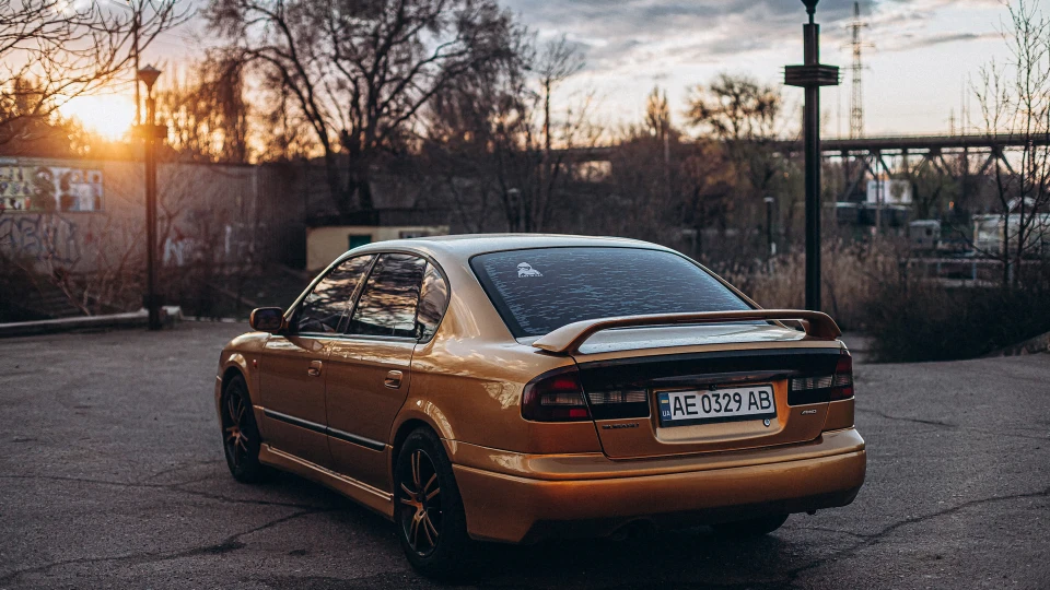 Subaru Legacy "Mustard" 4