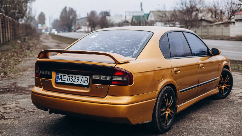 Subaru Legacy "Mustard" 5