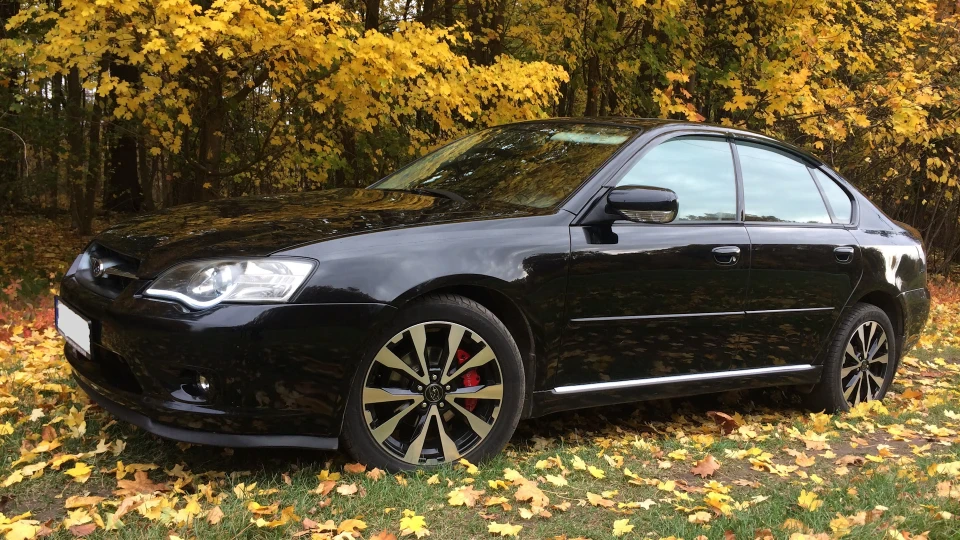Subaru Legacy Obsidian Black 4