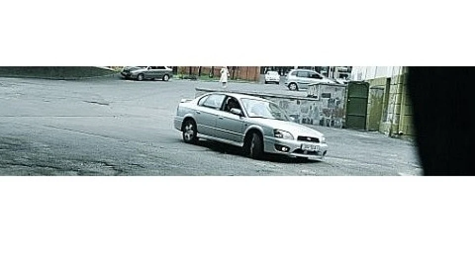 Subaru Legacy Срібляста 2.0GL 3