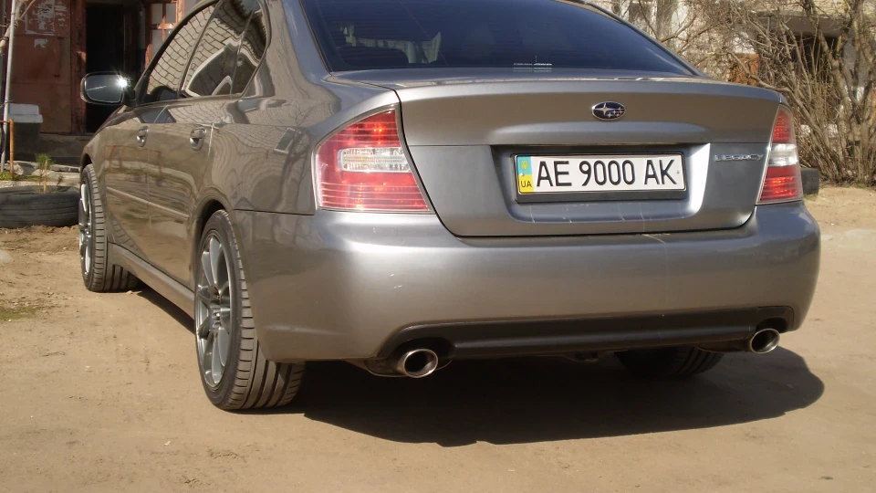 Subaru Legacy SRIBNA PERLYNA