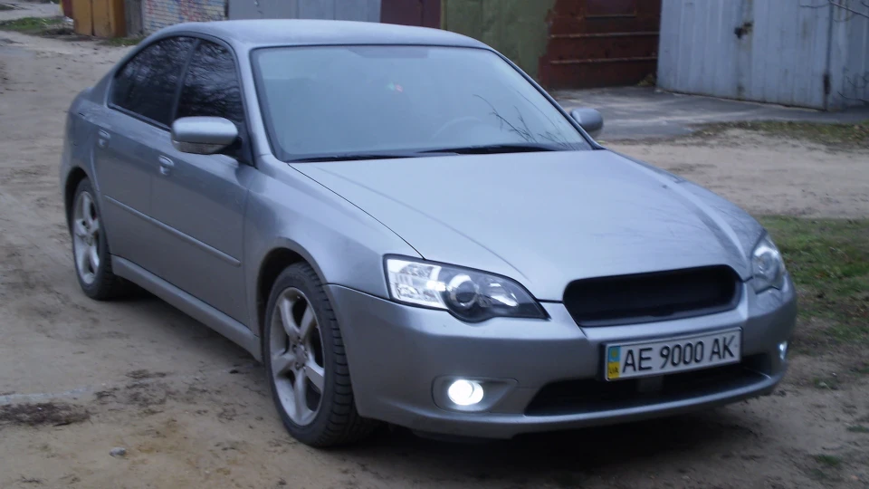 Subaru Legacy SRIBNA PERLYNA 3