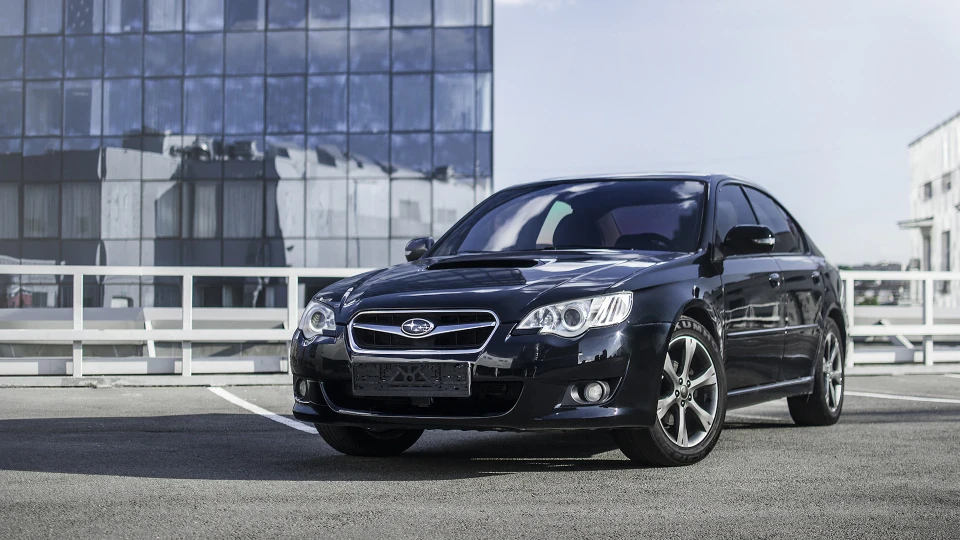 Subaru Legacy Unreal brunette 2