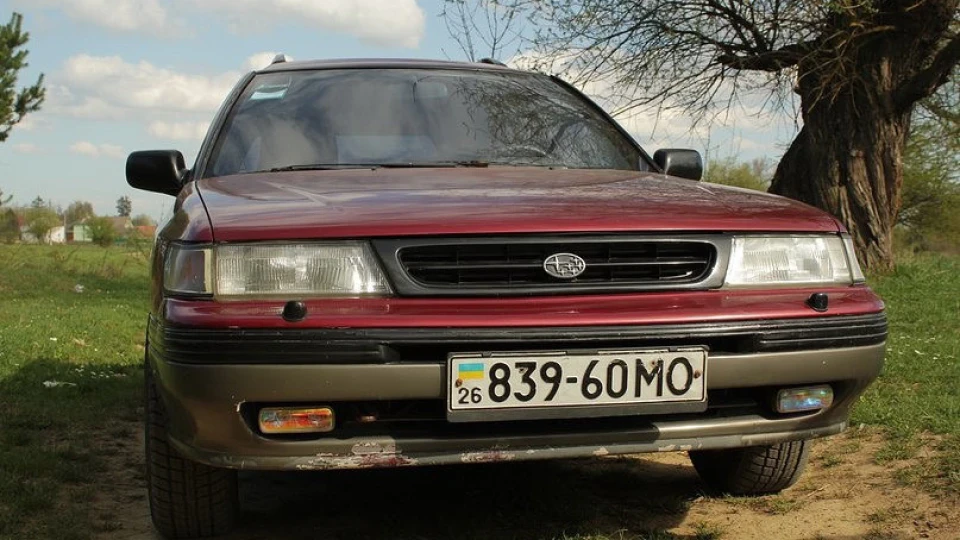 Subaru Legacy Вишня 2.0 b