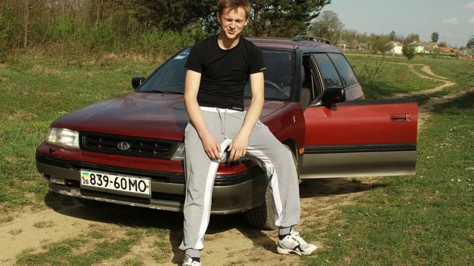 Subaru Legacy Вишня 2.0 b 5