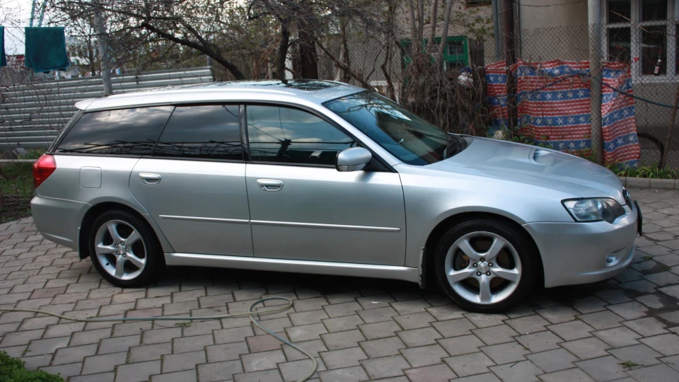 Subaru Legacy Wagon (2.0 turbo) 2