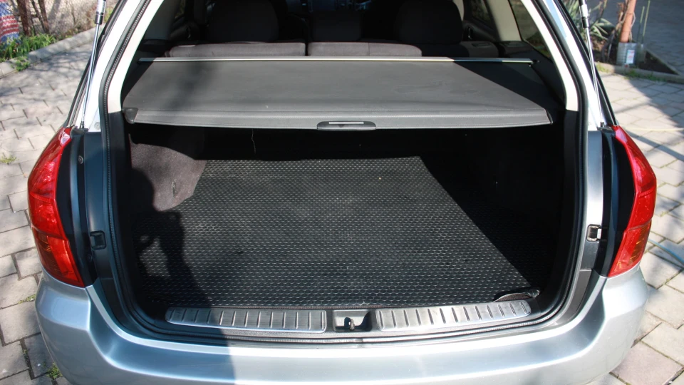 Subaru Legacy Wagon (2.0 turbo) 3