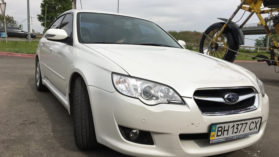 Subaru Legacy White Pearl 2012+ 3