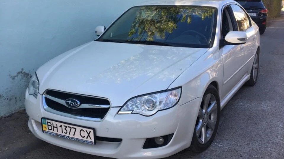 Subaru Legacy White Pearl 2012+ 4