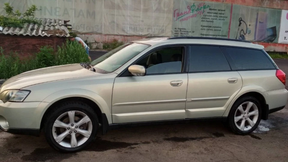 Subaru Outback 2.5i 3